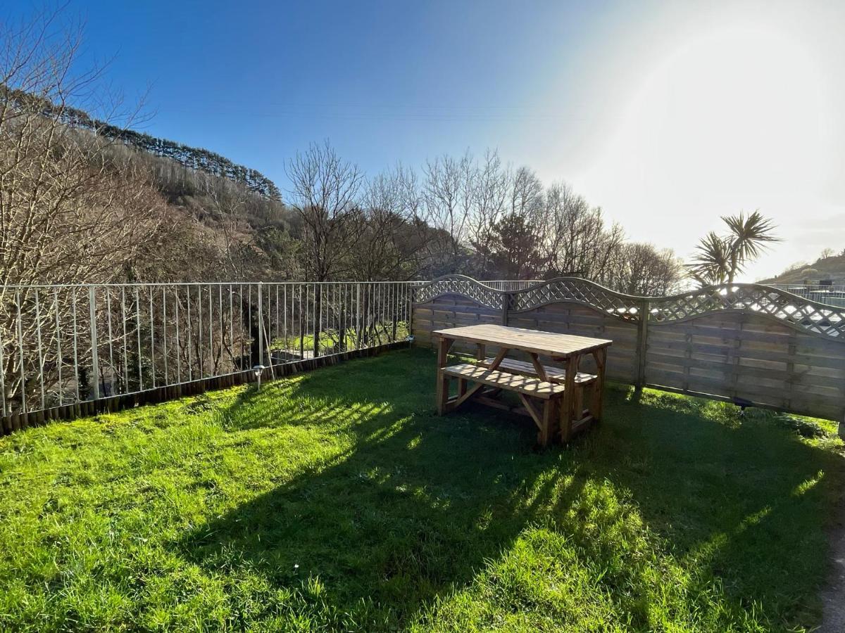 Captivating 2-Bed Villa In Millendreath Near Looe Exteriér fotografie